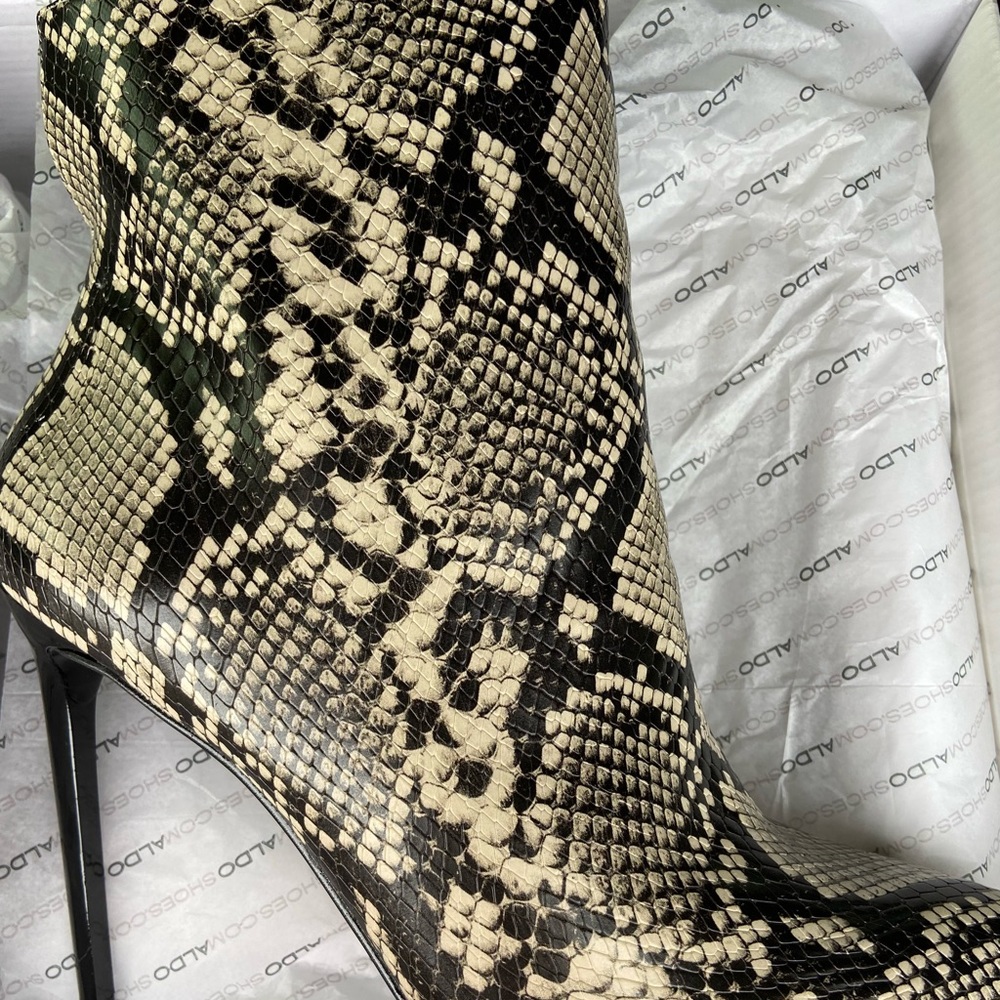 CLEARANCE-ALDO Arinya boot size 7 - New in box